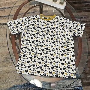 Xlarge Gold and black tshirt